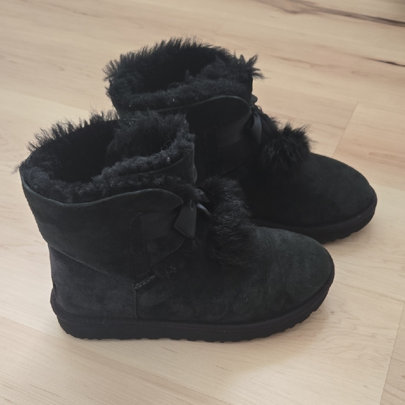 UGG Shoes - UGG Gita Bow Mini Boots, Black, Size 9